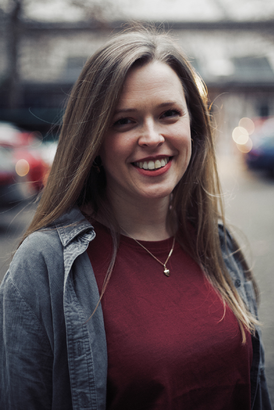 Das Bild zeigt Andrea Sulcova. Sie ist Musiklehrerin für Querflöte, Musikalische Frühsterziehung, Musikalische Früherziehung und GTA Blockflöte an der Musikschule Mittelsachsen.